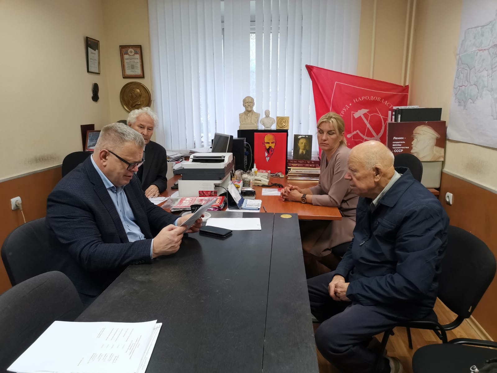 Заместитель Председателя Московской областной Думы - руководитель фракции КПРФ Александр Наумов провёл приём граждан в Ленинском городском округе