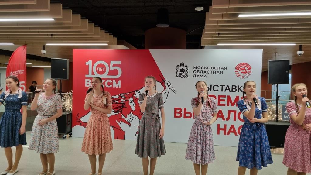 Депутат Государственной Думы Николай Васильев принял участие в открытии выставки к 105-летию ВЛКСМ