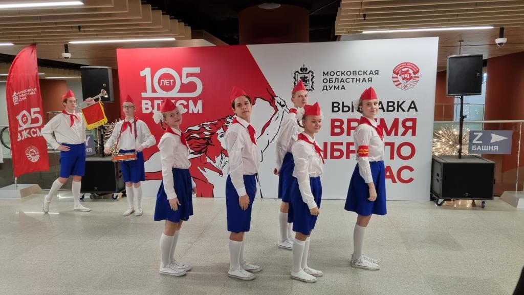 Депутат Государственной Думы Николай Васильев принял участие в открытии выставки к 105-летию ВЛКСМ