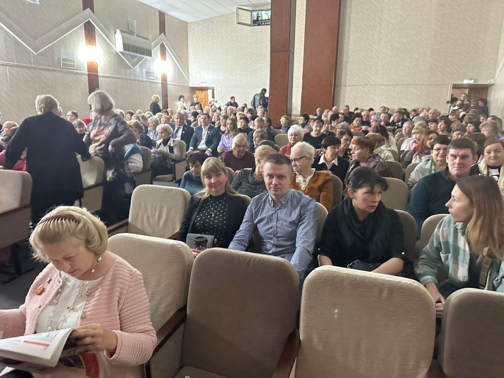 Марк Черемисов: Только единой сплоченной командой, как действовали комсомольцы тех чудесных лет, мы добьёмся успехов на благо нашей великой страны! С праздником!