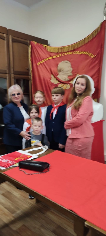 «Не расстанусь с комсомолом, буду вечно молодым!»
