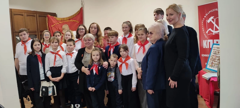 «Не расстанусь с комсомолом, буду вечно молодым!»