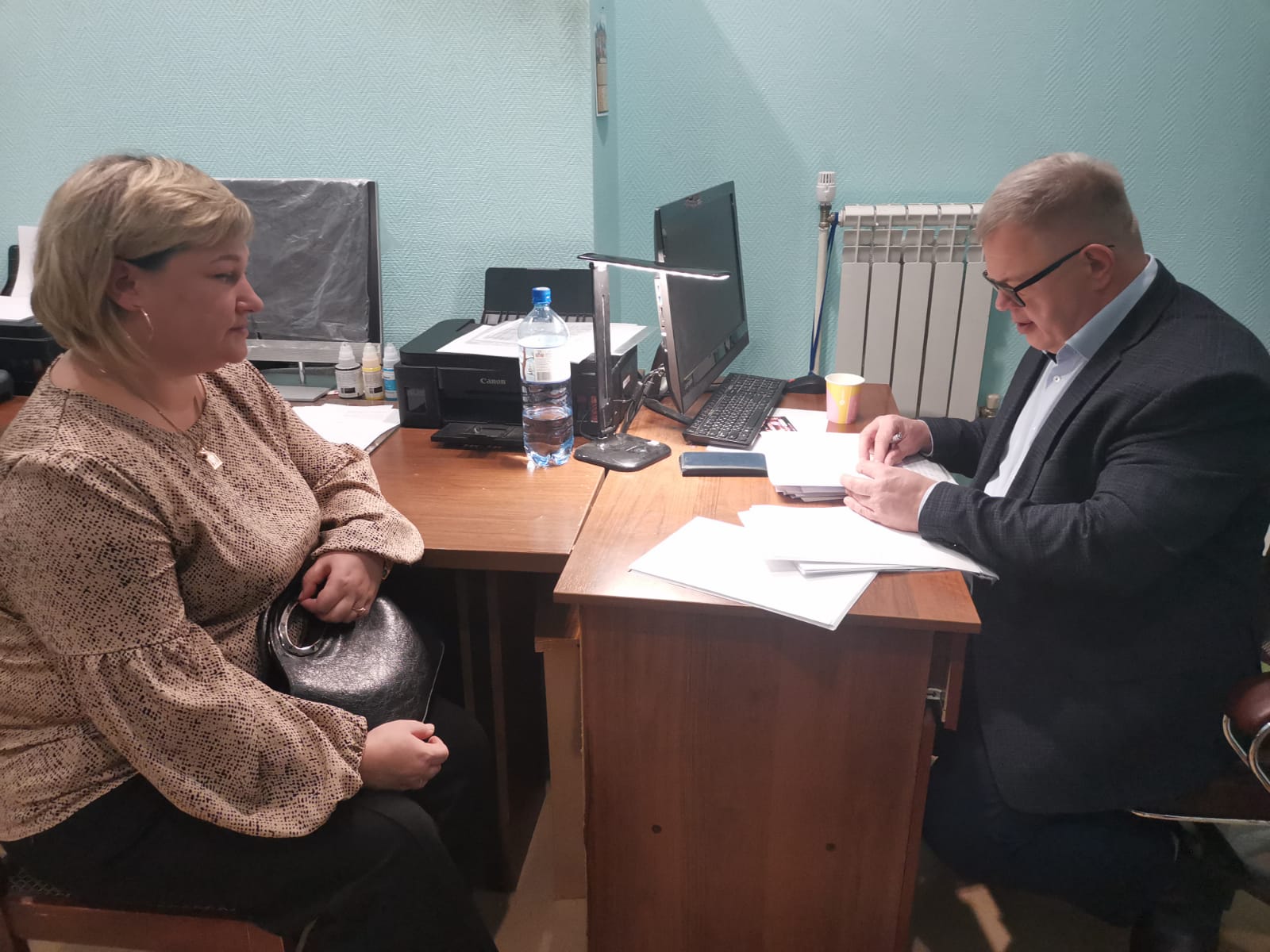 Заместитель Председателя Московской областной Думы – руководитель фракции КПРФ Александр Наумов провел прием граждан в Озерах