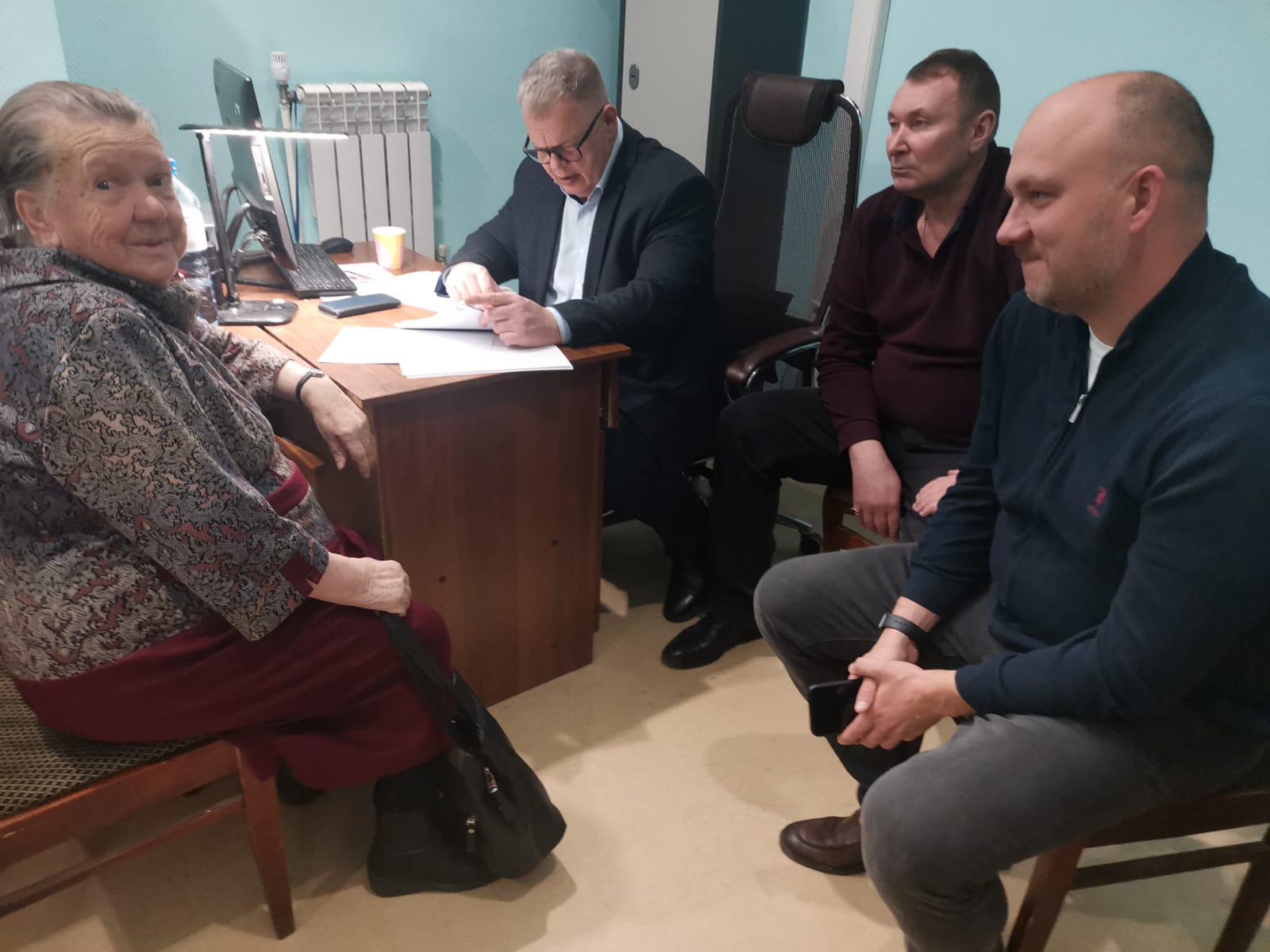 Заместитель Председателя Московской областной Думы – руководитель фракции КПРФ Александр Наумов провел прием граждан в Озерах