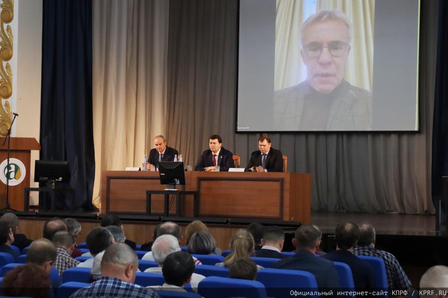 Г.А. Зюганов выступил на межрегиональном круглом столе, посвящённом укреплению продовольственной безопасности страны, агроэкологии и проблемам пчеловодства Сибири
