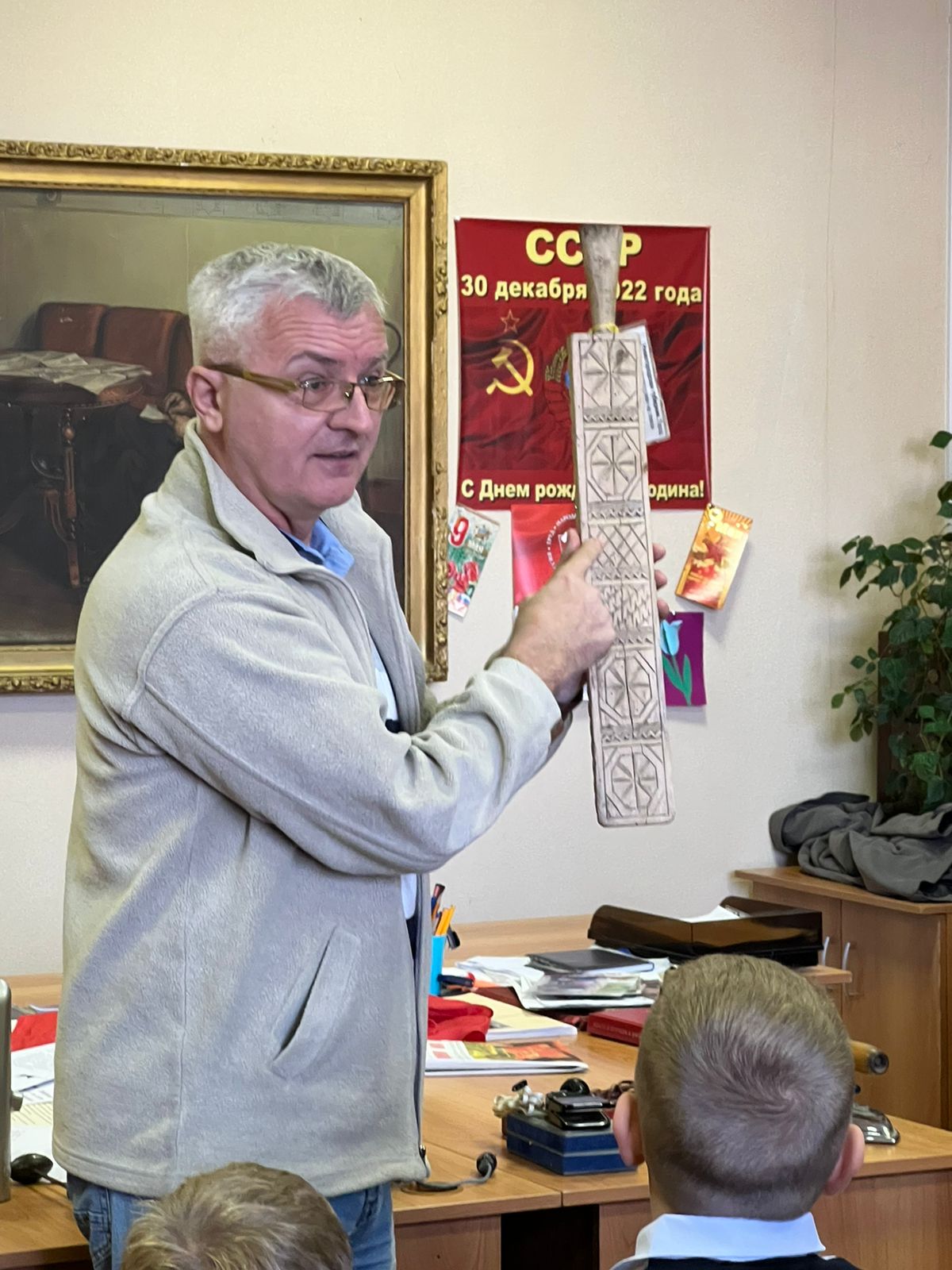Рузские коммунисты провели открытый урок для школьников в городском комитете партии