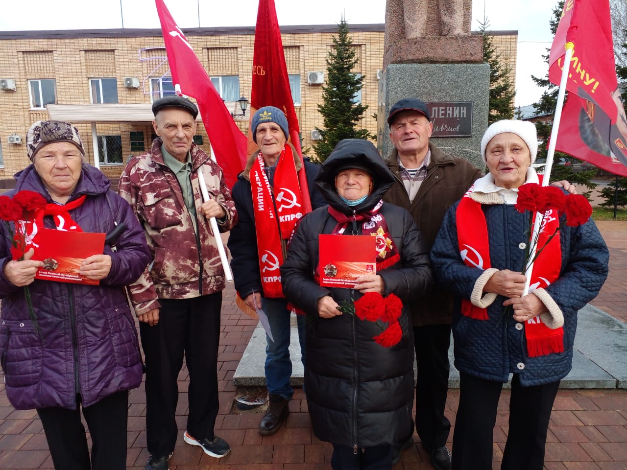 Красный Октябрь в Лотошино