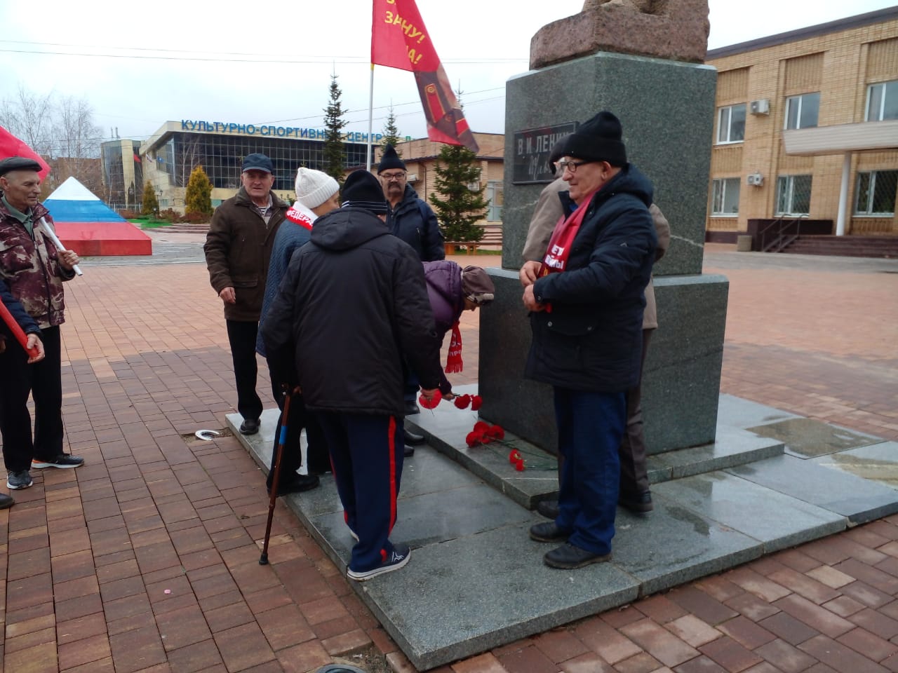 Красный Октябрь в Лотошино
