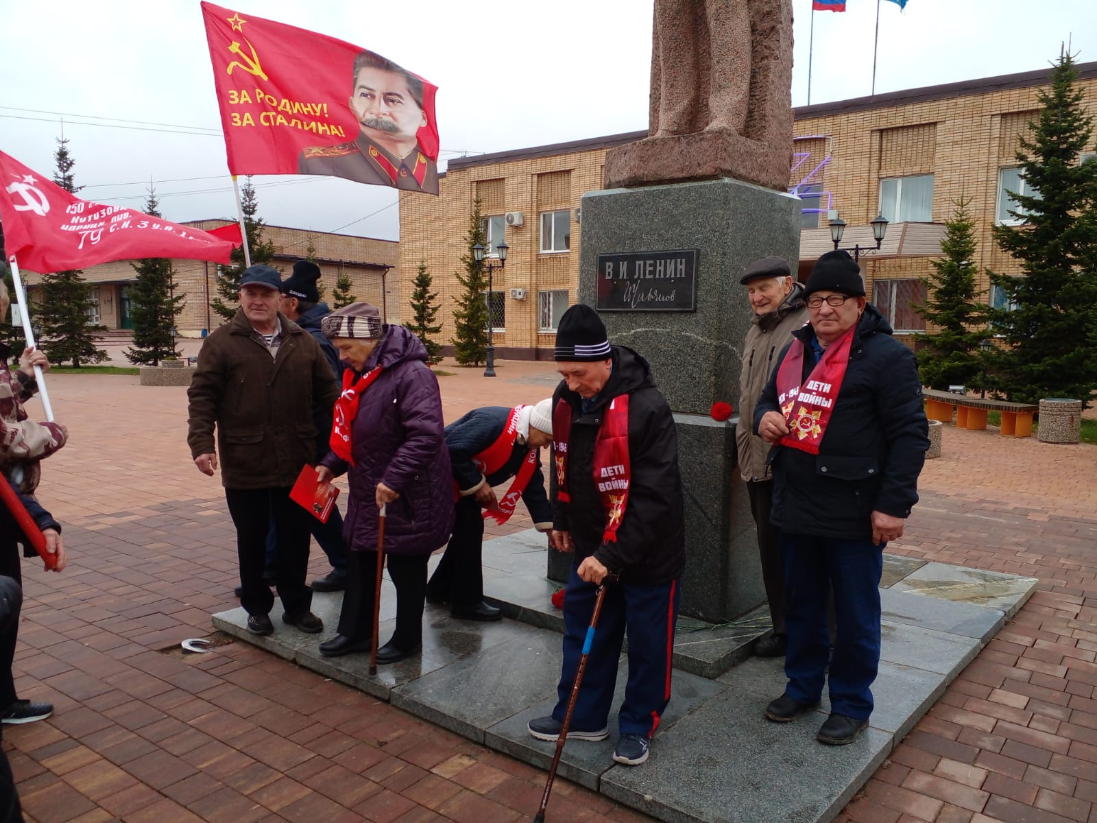 Красный Октябрь в Лотошино