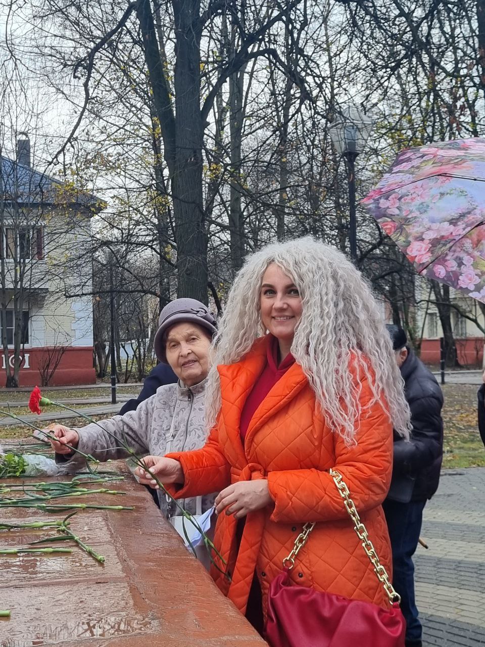 Слава свершениям Великого Октября!