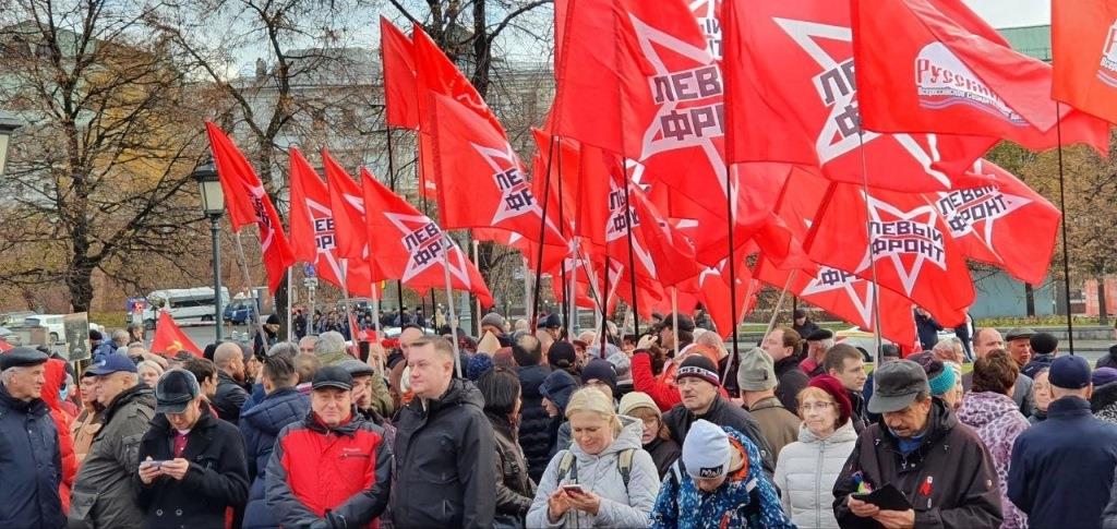 Слава Великому Октябрю!