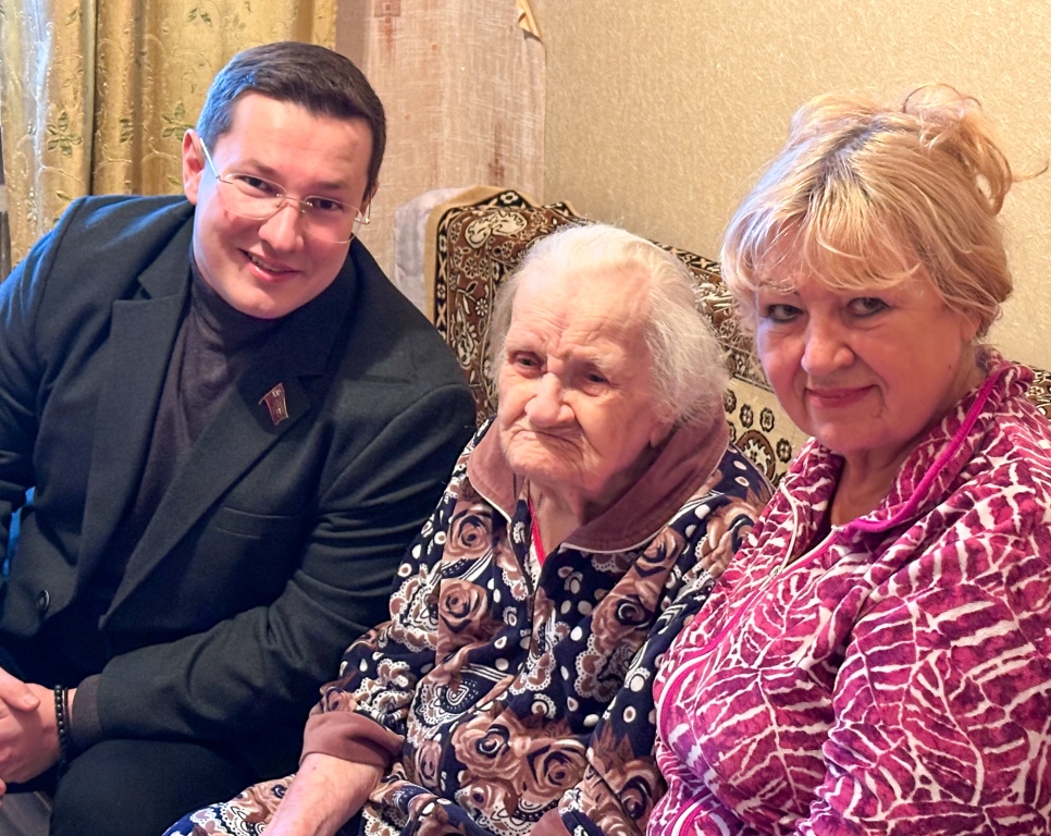 Депутат Мособлдумы Марк Черемисов поздравил со 102-летием жительницу г.о. Балашиха