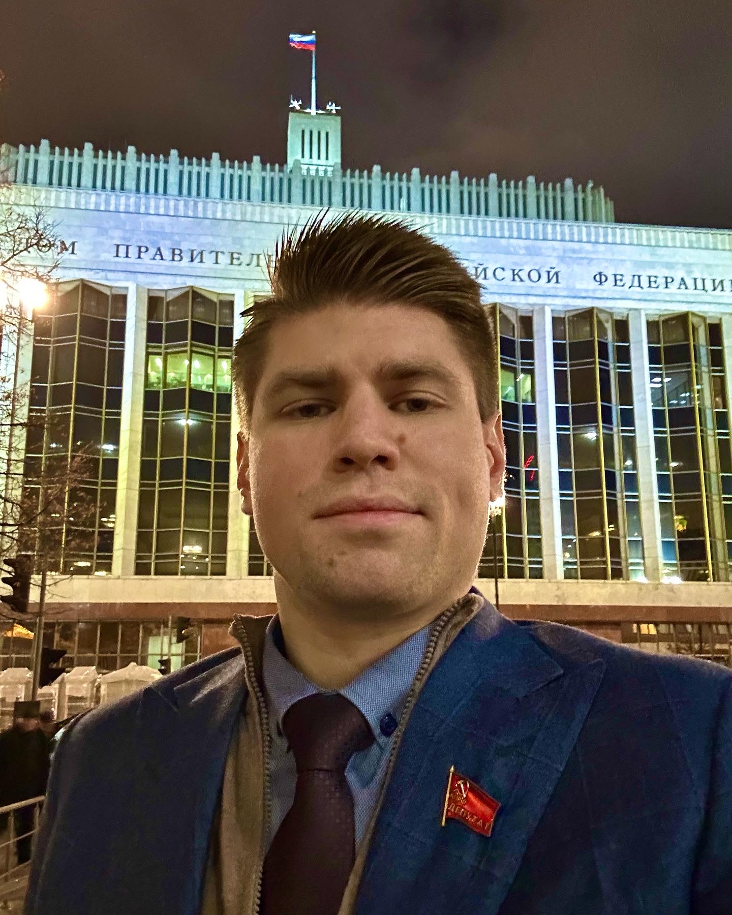 Депутат городского Совета Лобни Московской области от КПРФ Даниил Рендаков посетил Дом Правительства Российской Федерации