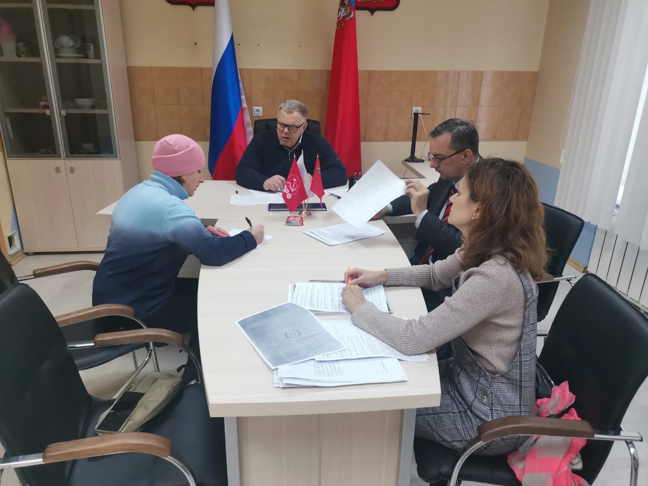 Руководитель фракции КПРФ в Мособлдуме Александр Наумов провел прием граждан в Ступине