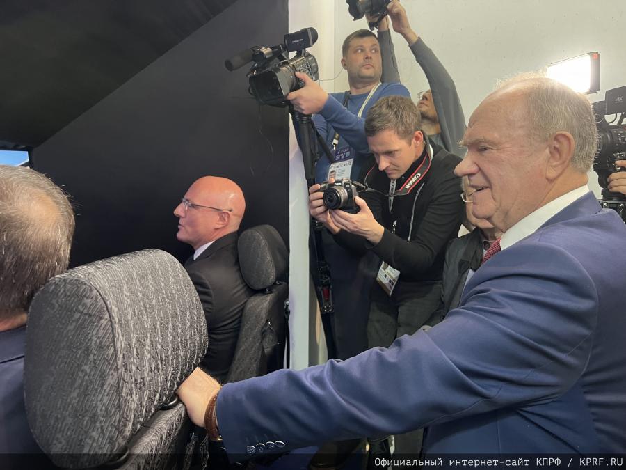 Г.А. Зюганов выступил в Москве на выставке-форуме «Россия» (ВДНХ) в День Ульяновской области