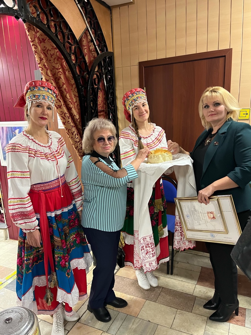 Депутат-коммунист Мособлдумы Елена Мокринская: «Русская песня – это русская история!»