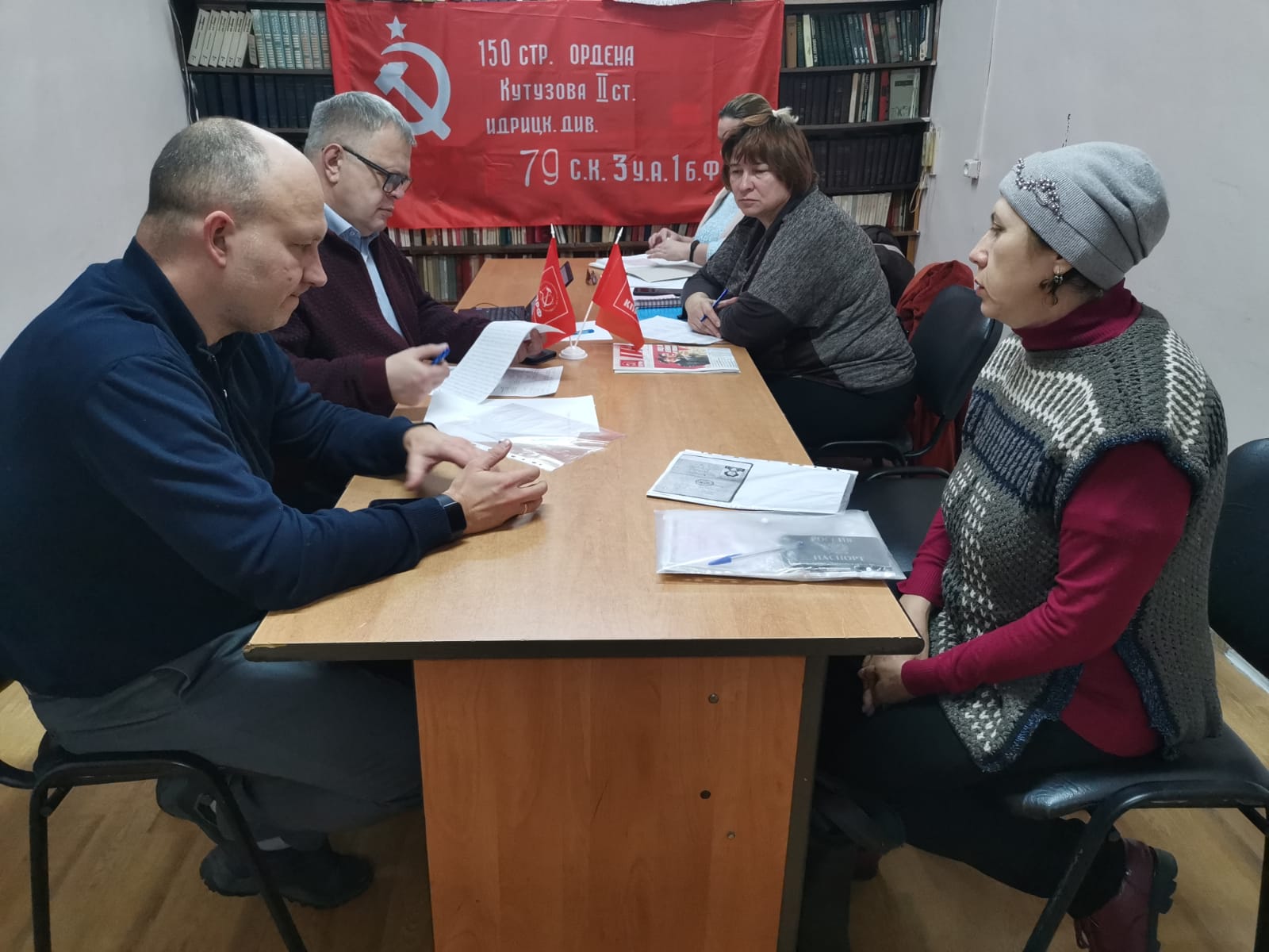 Руководитель фракции КПРФ в Мособлдуме Александр Наумов провел прием граждан в Коломне
