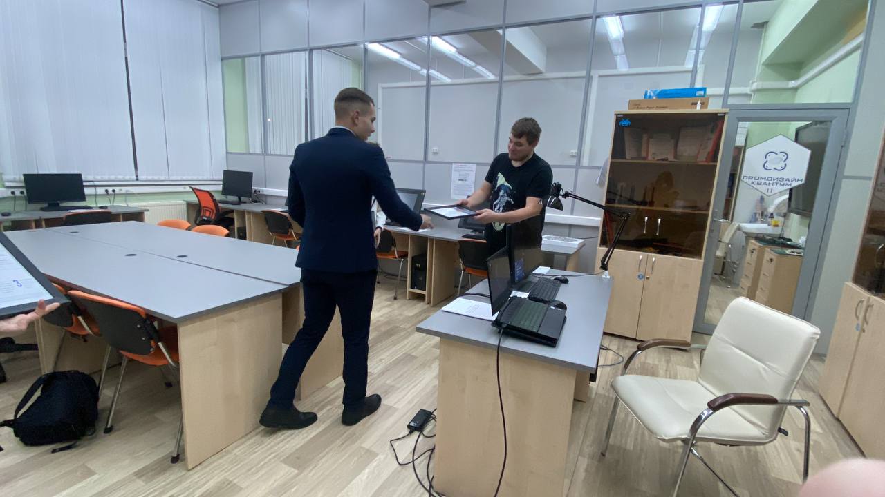 Комсомольцы вручили призы победителям всероссийского конкурса #ОткрытыйКосмос:3D в Королёве
