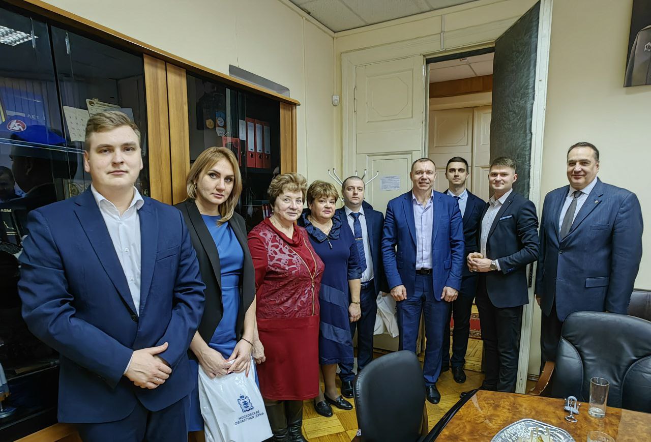 Депутат-коммунист Мособлдумы Татьяна Никитас поздравила сотрудников ФСБ с праздником