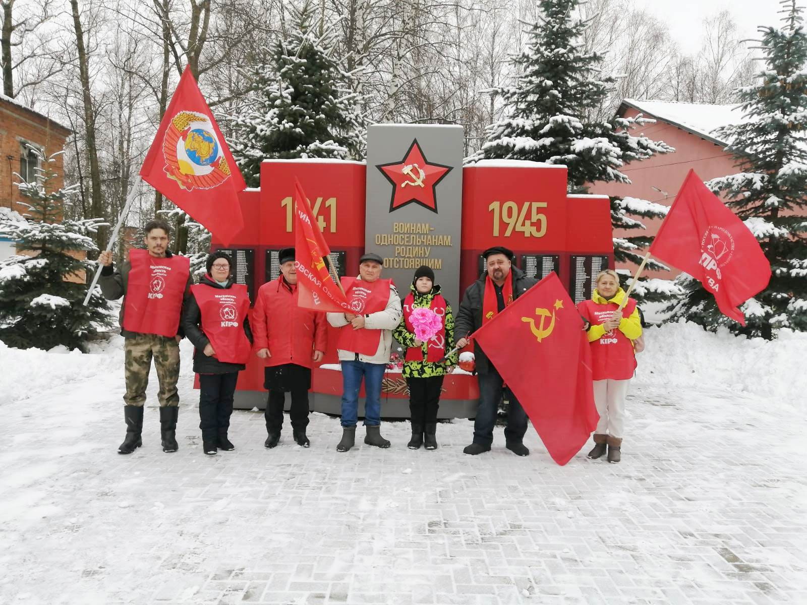 Товарищ Сталин всегда в наших сердцах!
