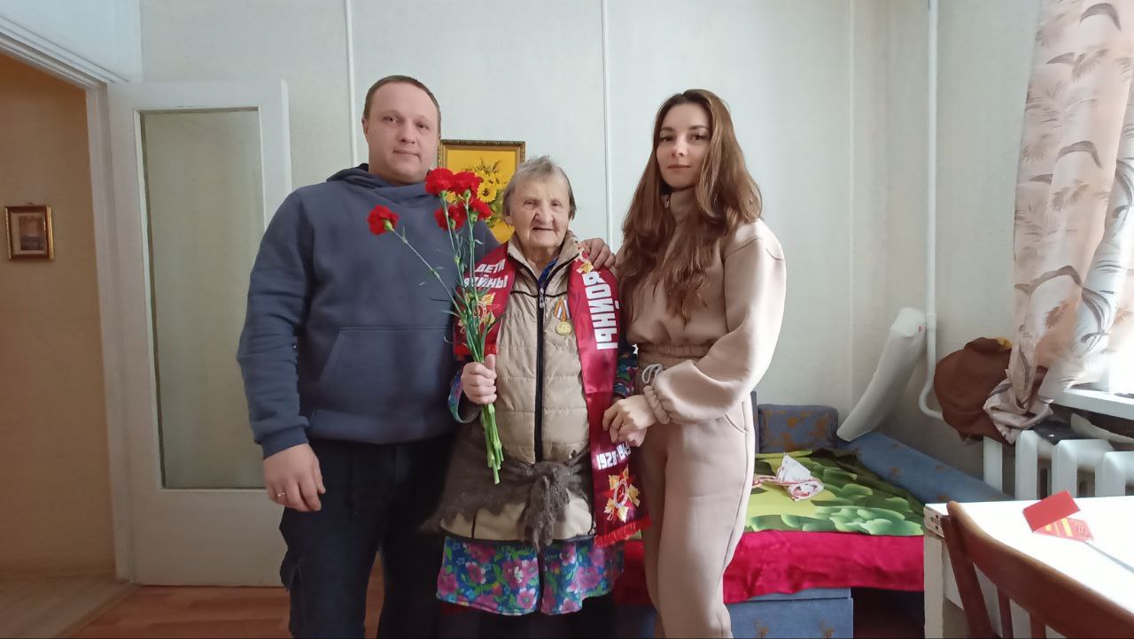 Королёвские коммунисты чествуют детей войны