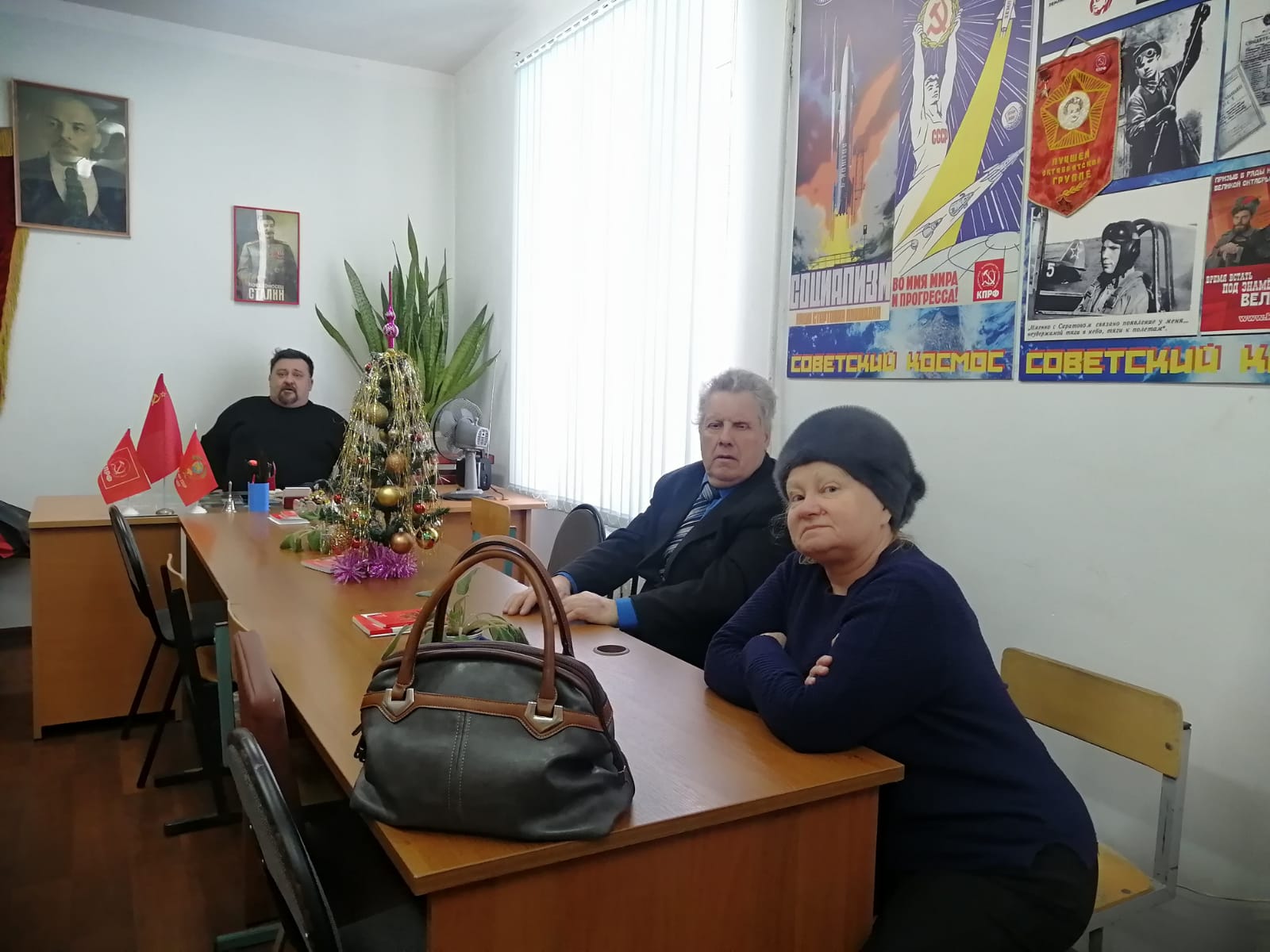Шаховские коммунисты начали Новый год с приема в ряды КПРФ!