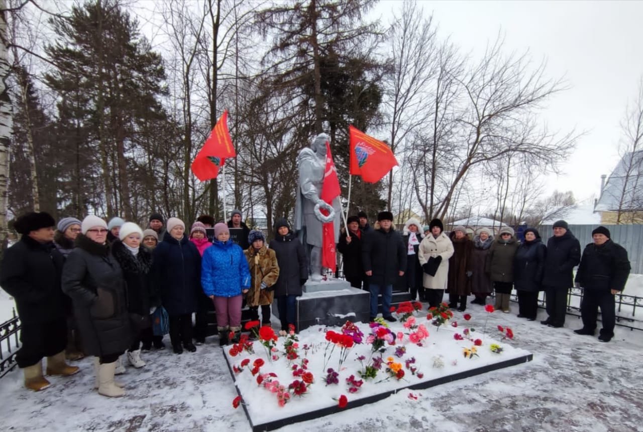 Коммунисты г.о. Лотошино поздравили жителей д. Турово с 82-й годовщиной освобождения от фашистов
