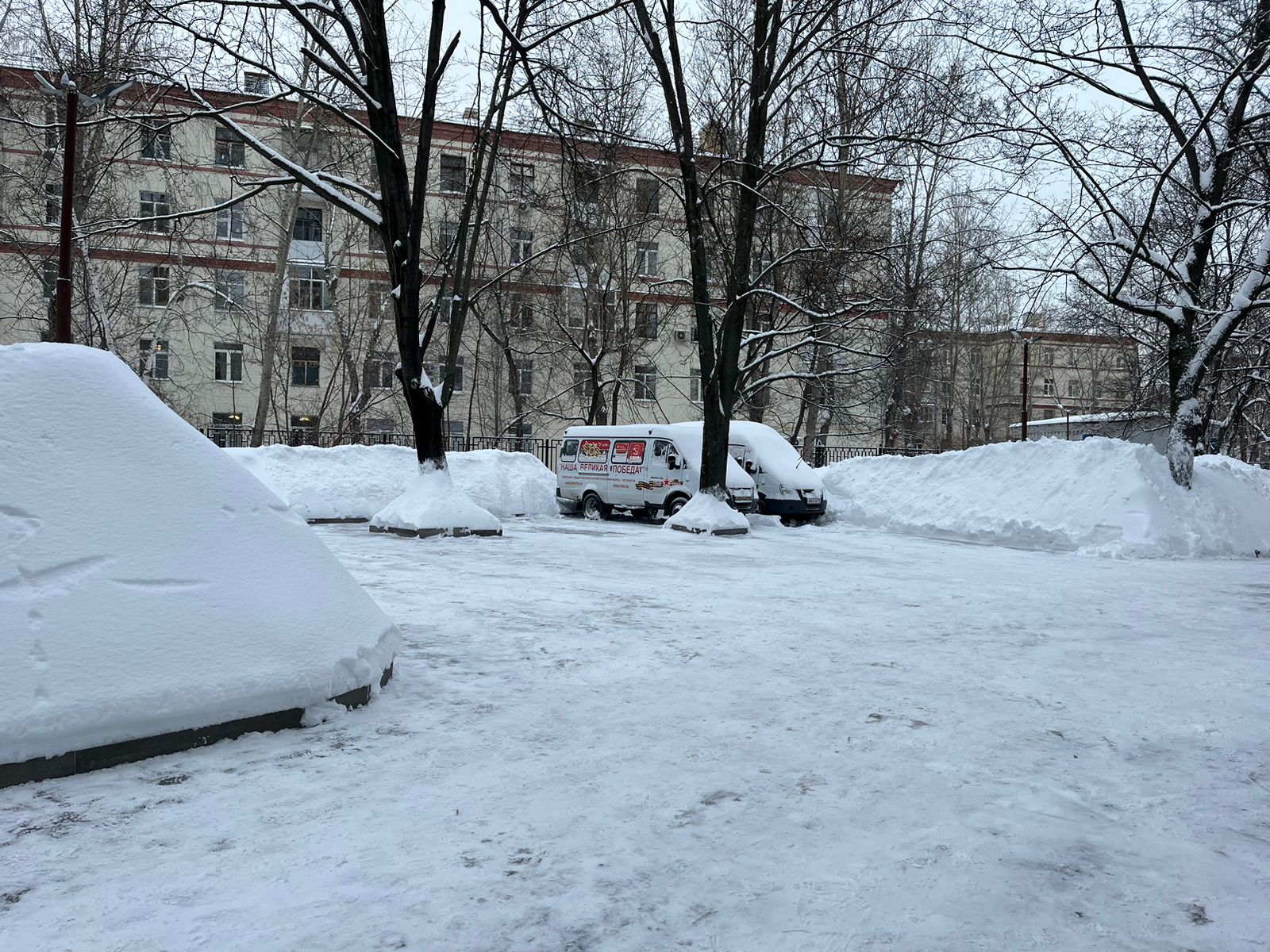 Подмосковные коммунисты провели Ленинский субботник на территории Обкома