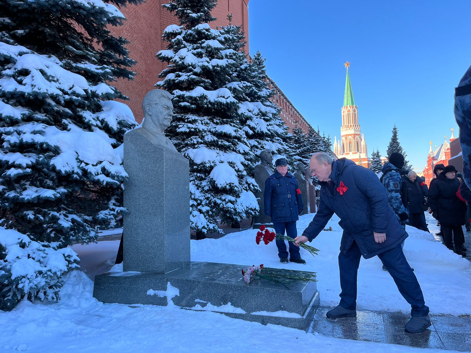 Состоялось возложение венков и цветов к Мавзолею В.И. Ленина на Красной Площади