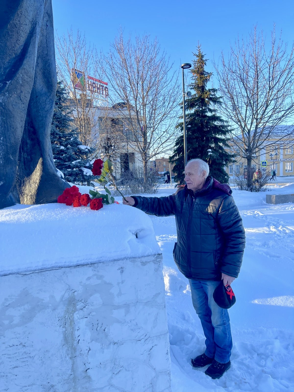 Дмитровские коммунисты почтили память В.И. Ленина