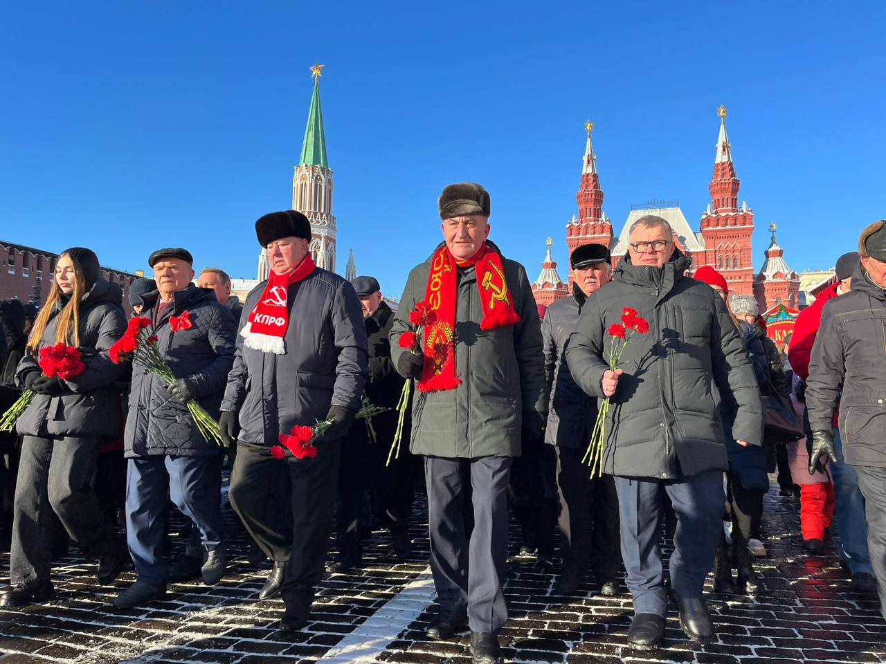 Наро-Фоминские коммунисты: Ленин и сейчас живее всех живых!