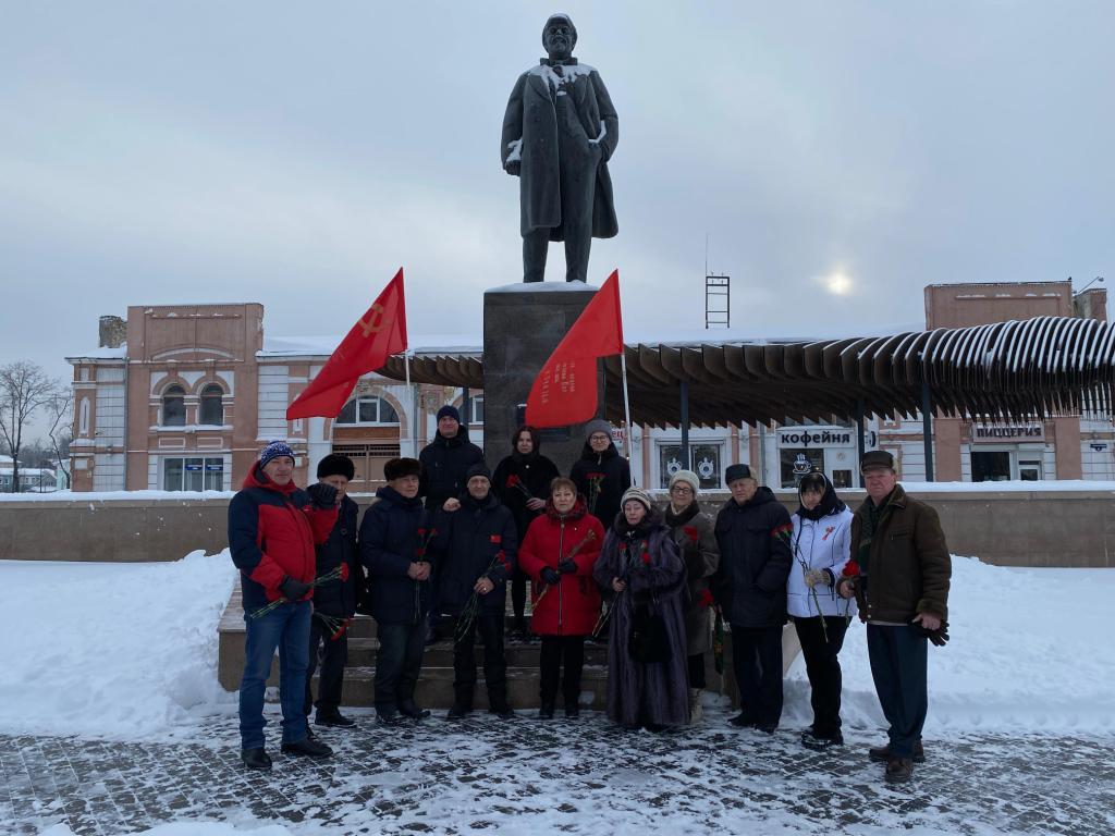 Серпуховские коммунисты почтили память о В.И. Ленине