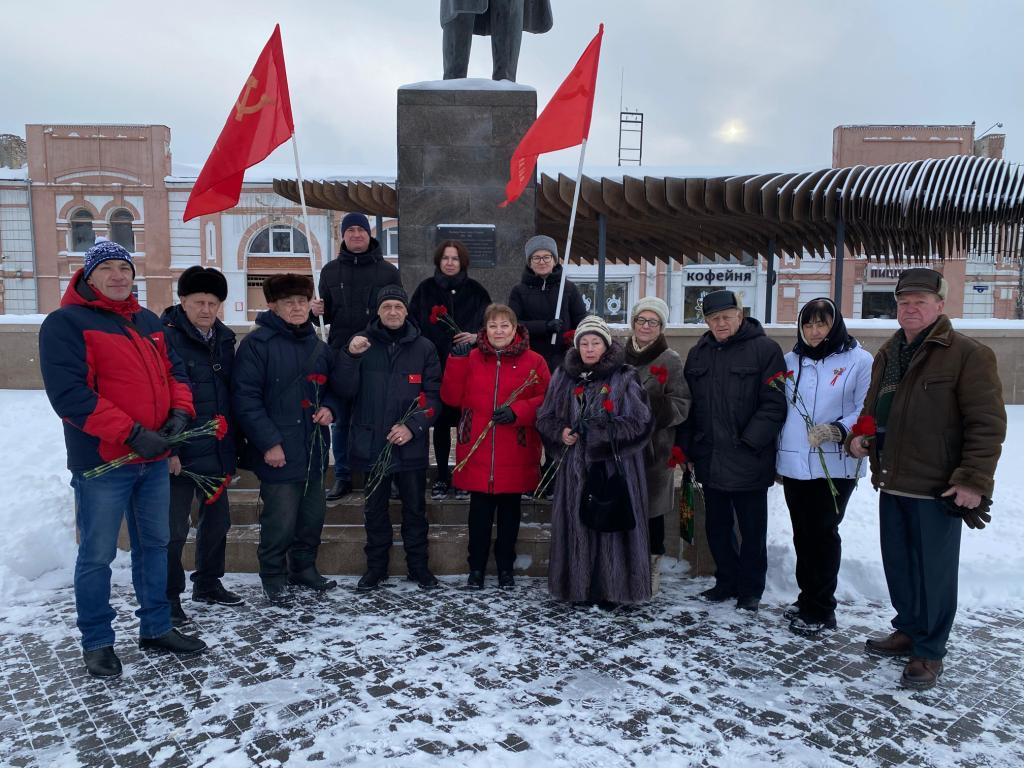 Серпуховские коммунисты почтили память о В.И. Ленине