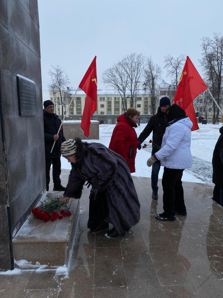 Серпуховские коммунисты почтили память о В.И. Ленине