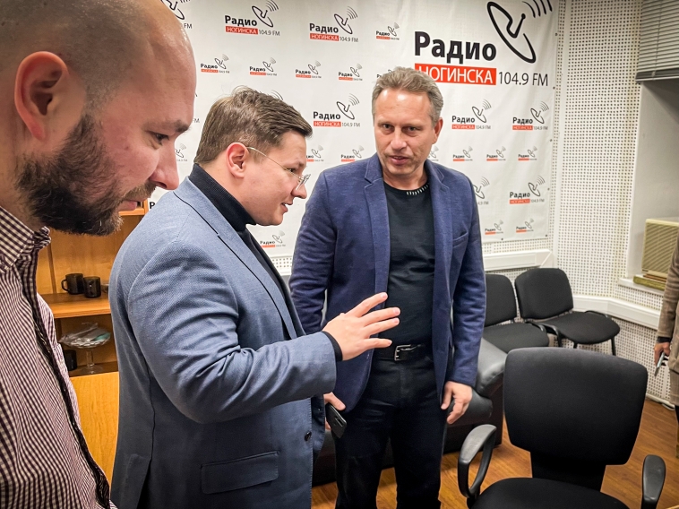 Депутат Мособлдумы Марк Черемисов проконтролировал реализацию инициативного бюджетирования на радио «Богородский ФМ» в г. Ногинск Богородского г.о.
