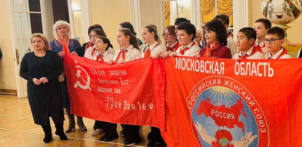 Мы беззаветно делу Ленина верны!
