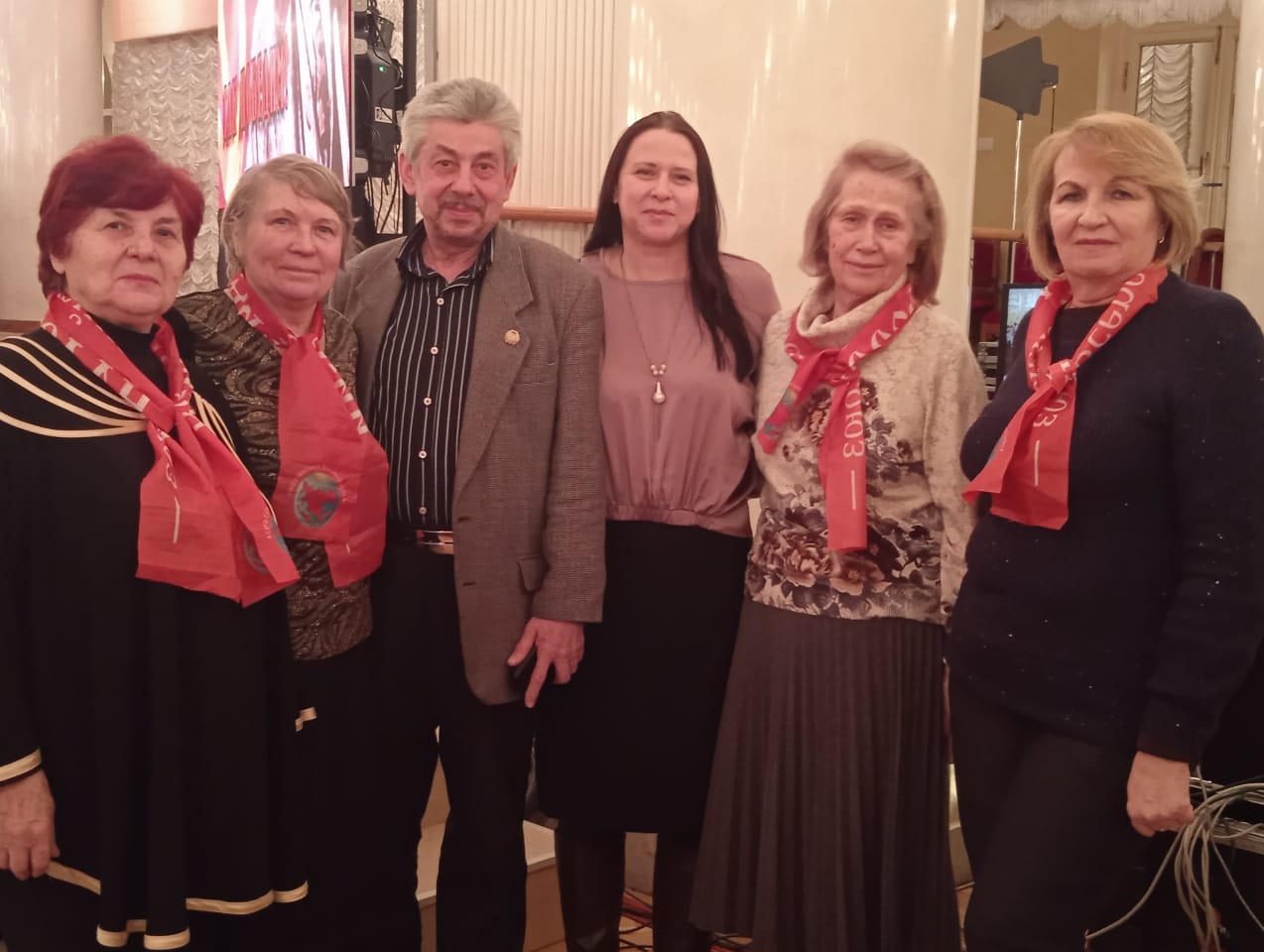 Мы беззаветно делу Ленина верны!