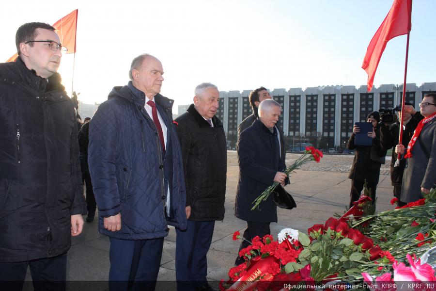 Состоялся рабочий визит делегации ЦК КПРФ во главе с Г.А. Зюгановым и Н.М. Харитоновым в Санкт-Петербург