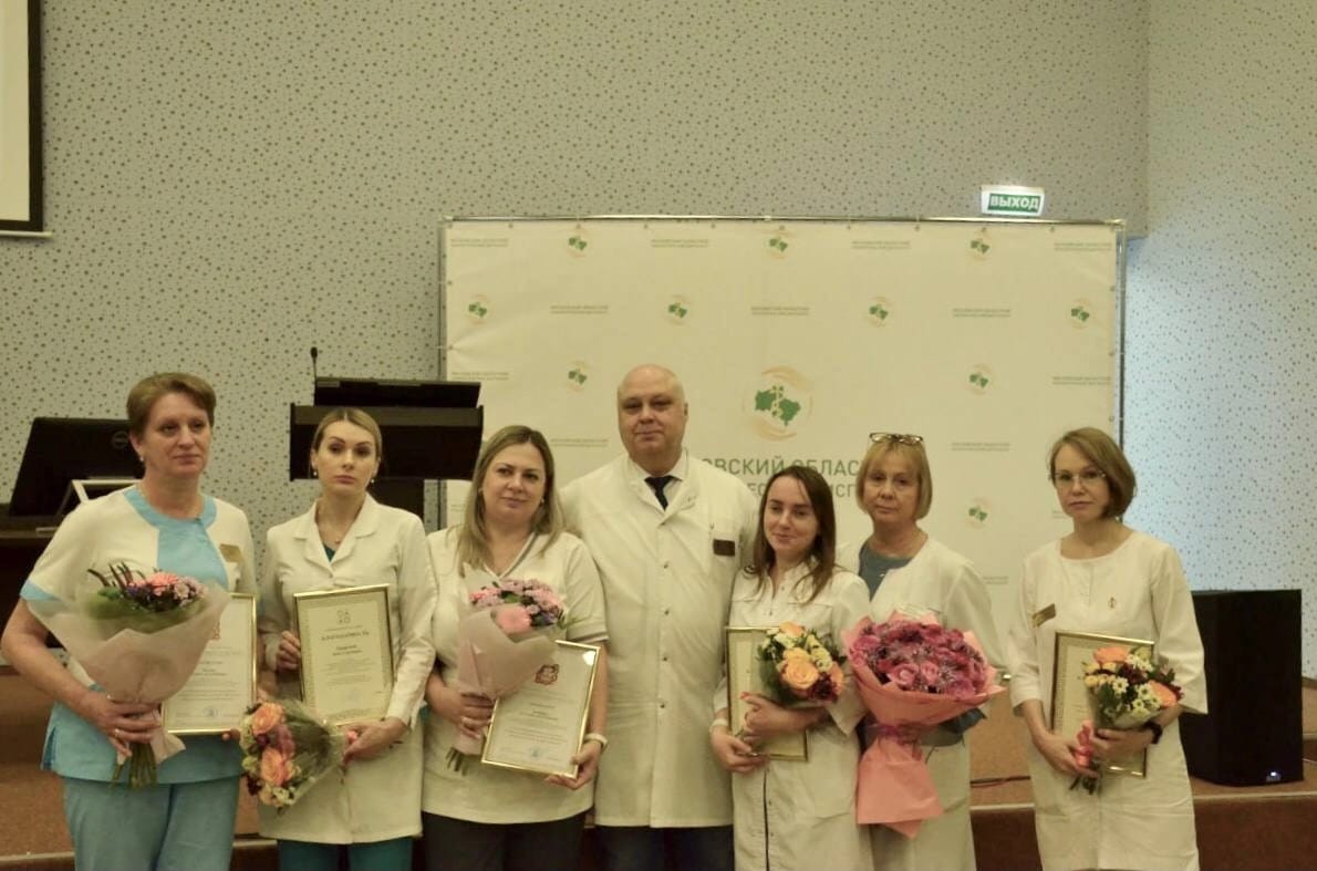 Депутат-коммунист Мособлдумы Олег Емельянов: «Нашу жизнь охраняют от бед: люди в белых халатах!»
