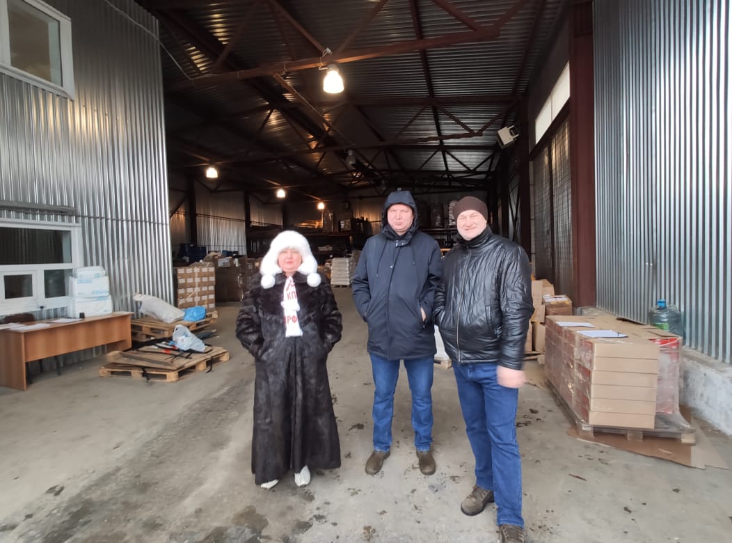 Коммунисты Лотошино приняли участие в отправке 121 гумконвоя на Донбасс