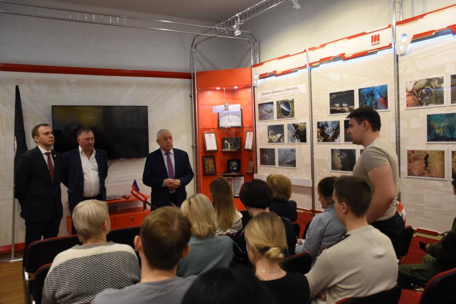 Кандидат в Президенты России от КПРФ Николай Харитонов посетил Красноярский машиностроительный завод