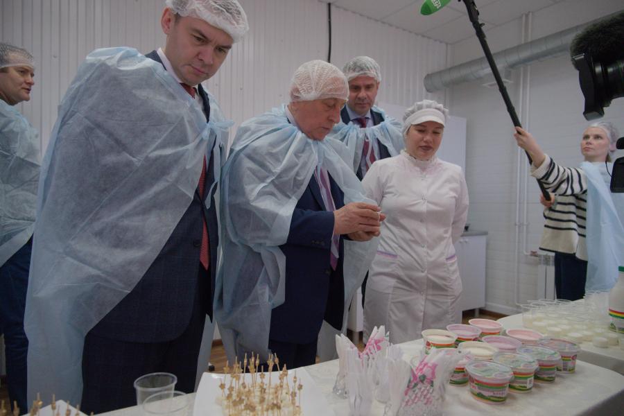 Кандидат в Президенты России от КПРФ Николай Харитонов посетил агропромышленное предприятие АО «Солгон» в Красноярском крае