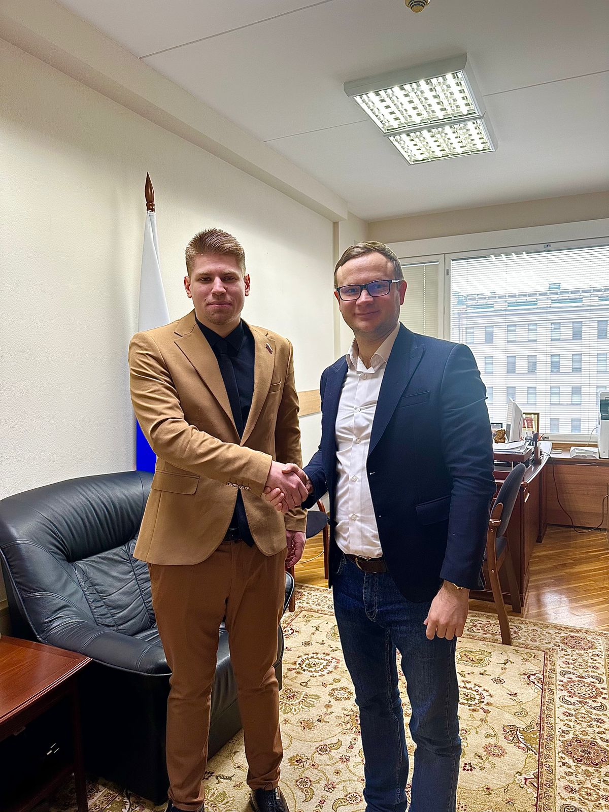 Состоялась встреча с первым секретарем ЦК ЛКСМ РФ Владимиром Исаковым по вопросам киберспорта и гуманитарных конвоев