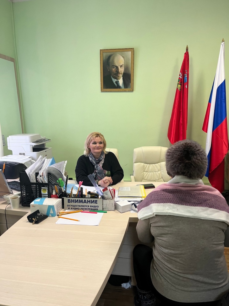 Депутат-коммунист Елена Мокринская: Решение вопросов жителей - важнейшая задача депутатов от КПРФ