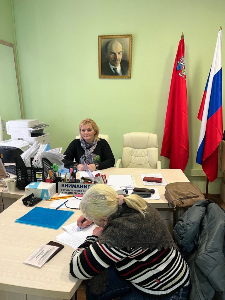 Депутат-коммунист Елена Мокринская: Решение вопросов жителей - важнейшая задача депутатов от КПРФ