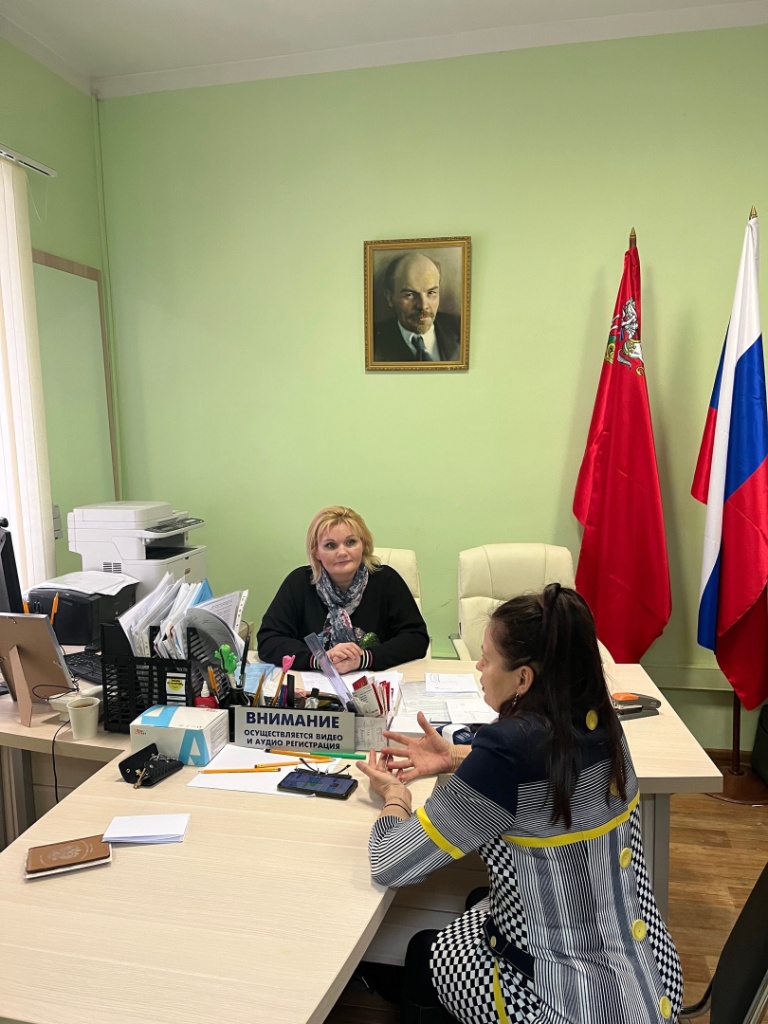 Депутат-коммунист Елена Мокринская: Решение вопросов жителей - важнейшая задача депутатов от КПРФ
