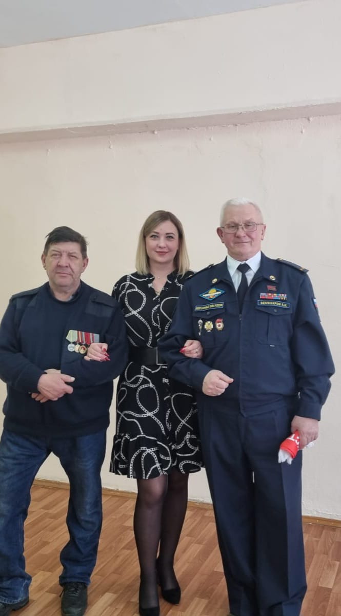 Воскресенские коммунисты провели урок мужества в школе