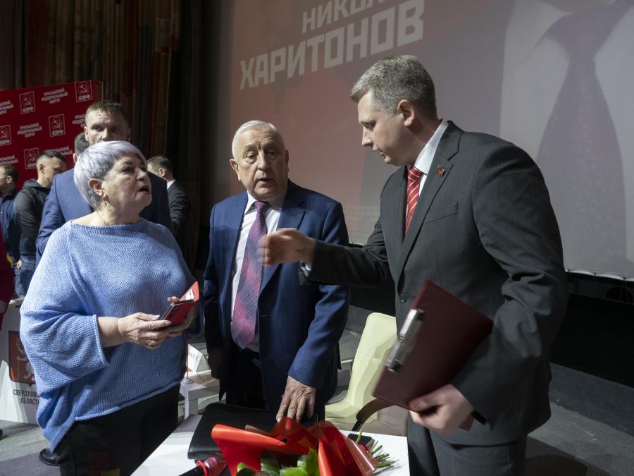 В Екатеринбурге Николай Харитонов предложил ограничить тарифы на услуги ЖКХ