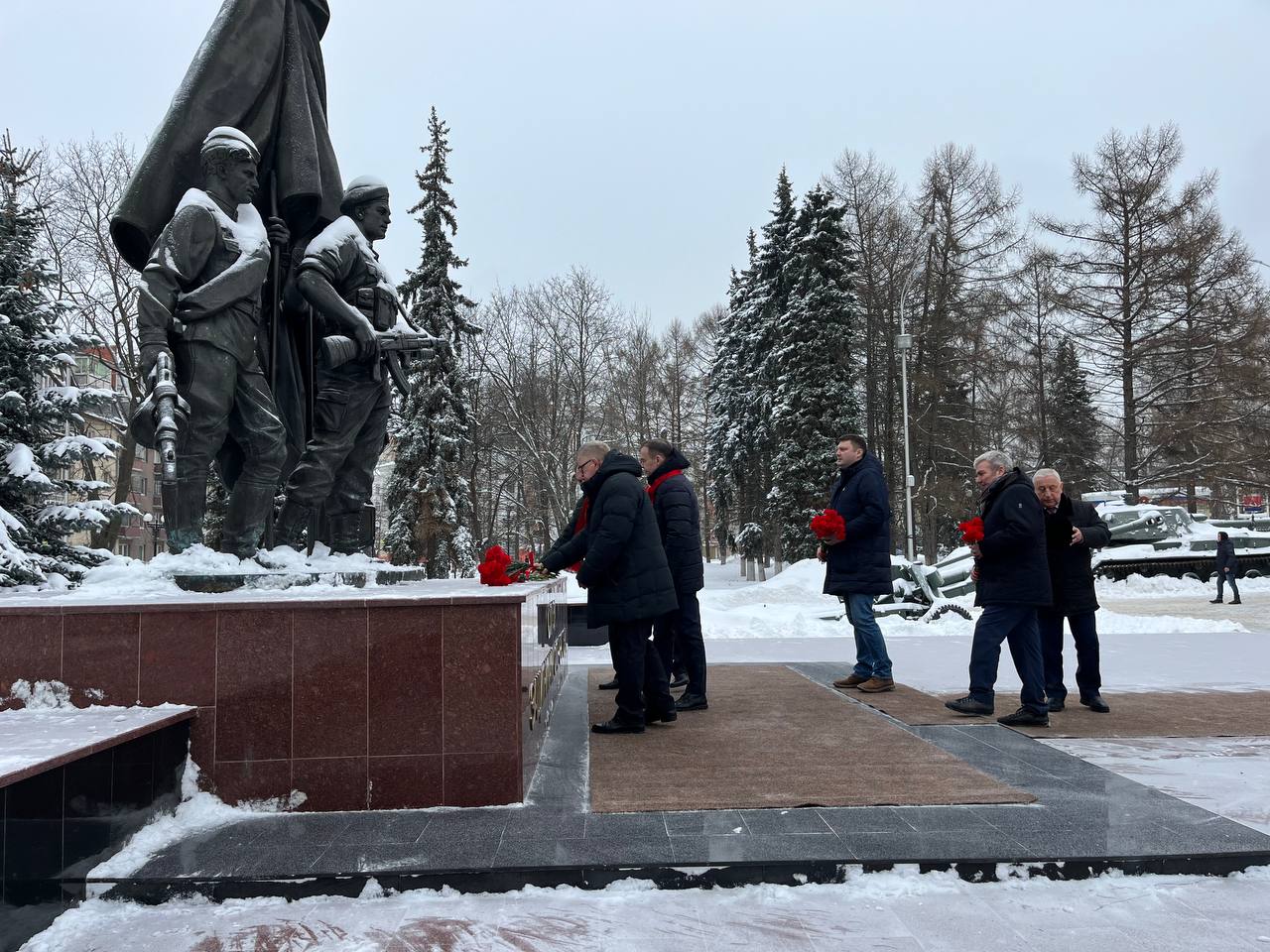 Начался визит кандидата в президенты РФ от КПРФ Николая Харитонова в подмосковное Лыткарино