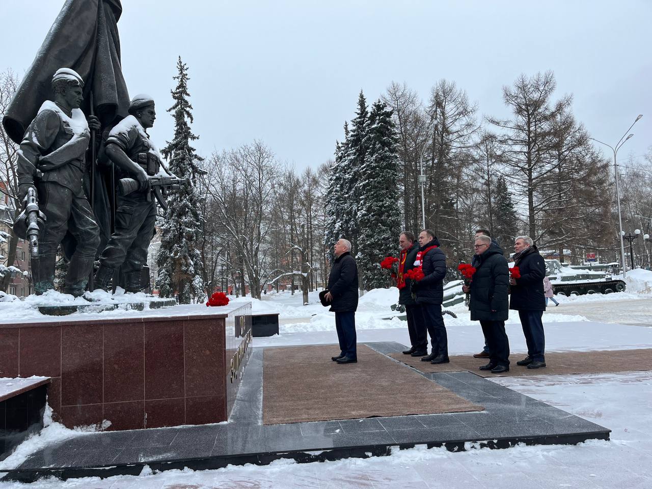 Начался визит кандидата в президенты РФ от КПРФ Николая Харитонова в подмосковное Лыткарино